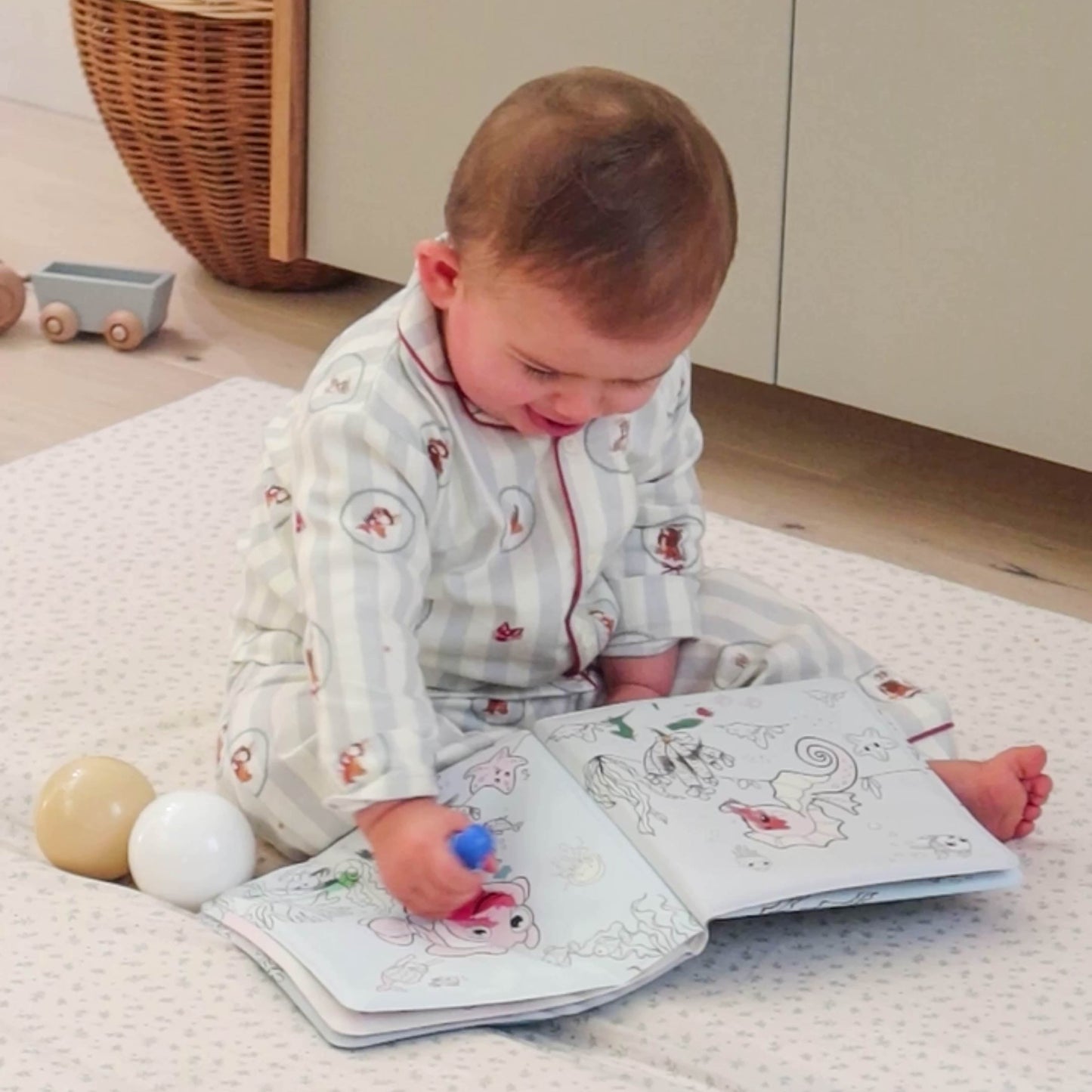 Livre de coloriage magique